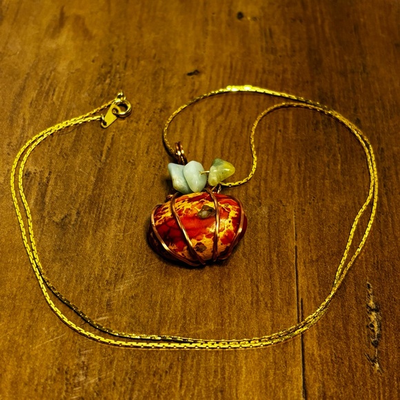 Pumpkin wire wrapped pendant, artisan handmade. - Picture 3 of 5